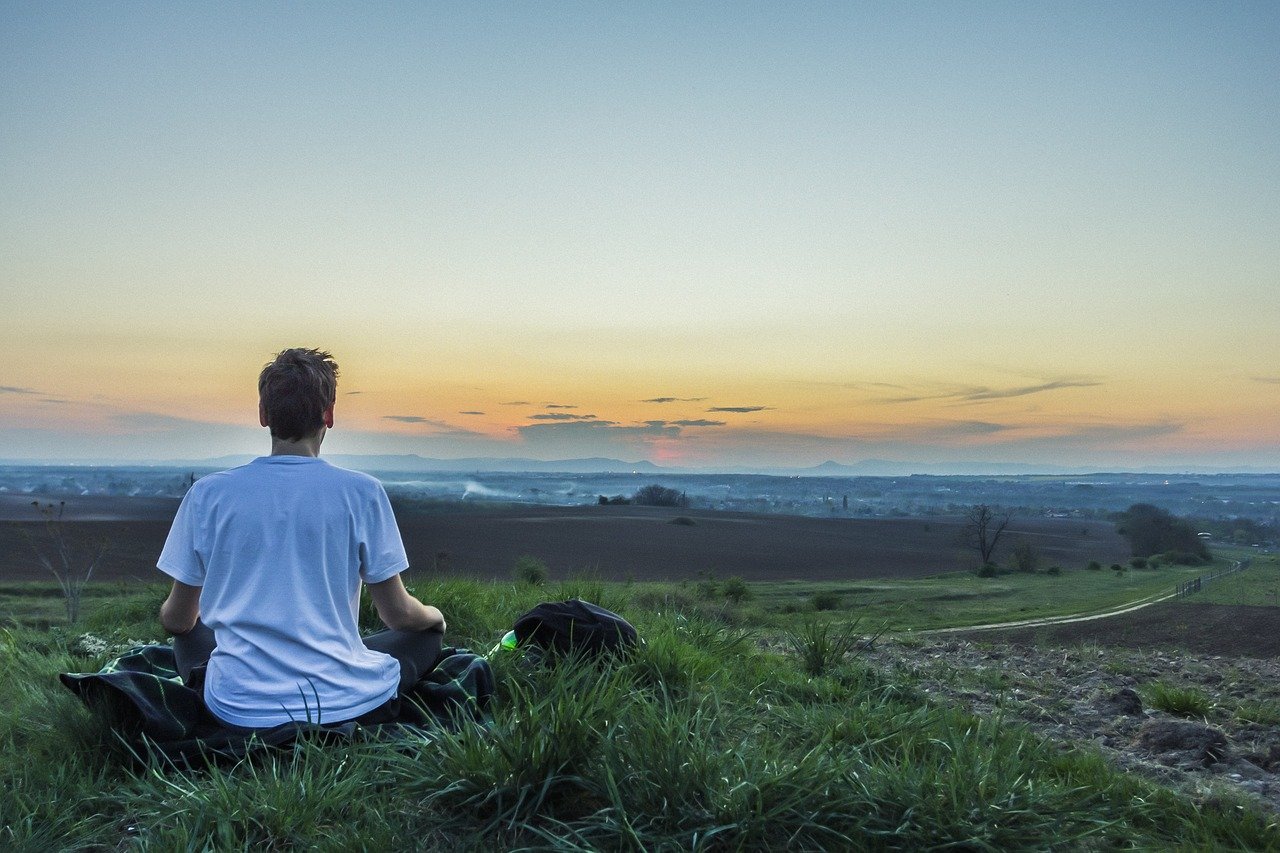 瞑想で雑念に惑わられず無心になるための3つの方法